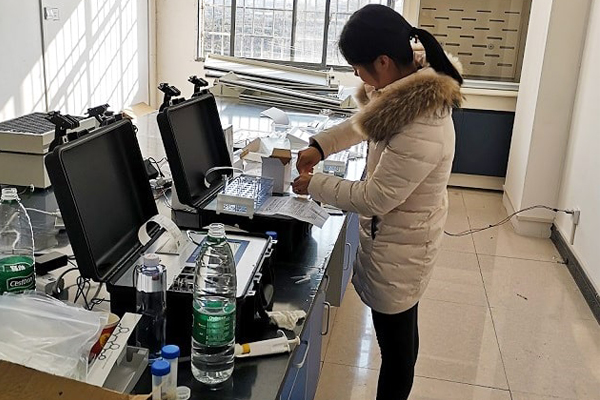 湖南新化县农副产品批发市场配备食品安全好色TV在线观看仪